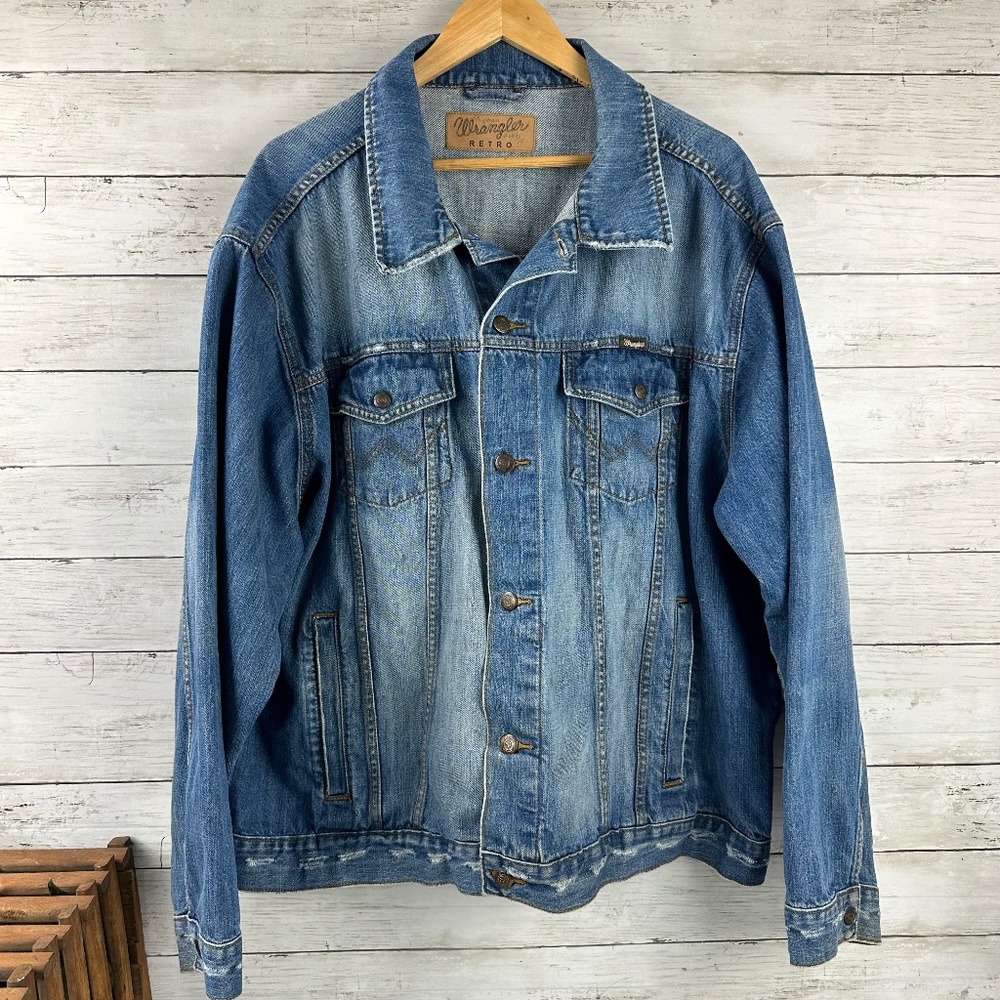 Wrangler Retro Denim Trucker Jacket‎ Men's XL Worked in Distressed